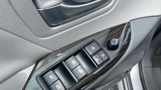 2018 Toyota Sienna XLE 7-Passenger Auto Access Seat