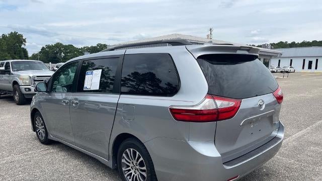 2018 Toyota Sienna XLE 7-Passenger Auto Access Seat