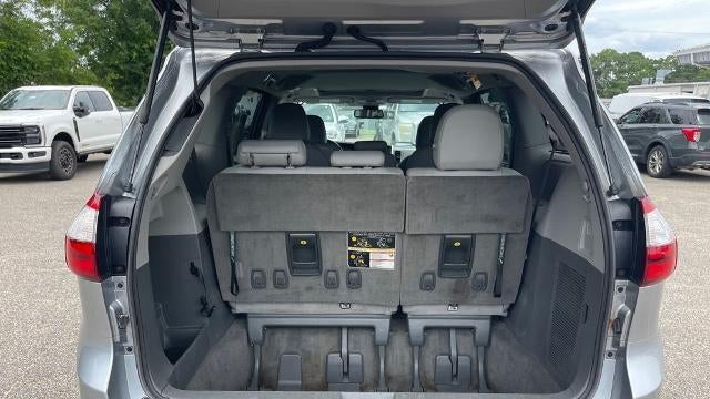 2018 Toyota Sienna XLE 7-Passenger Auto Access Seat