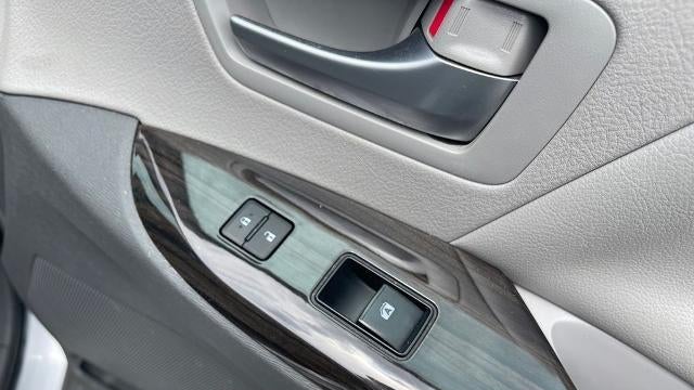2018 Toyota Sienna XLE 7-Passenger Auto Access Seat