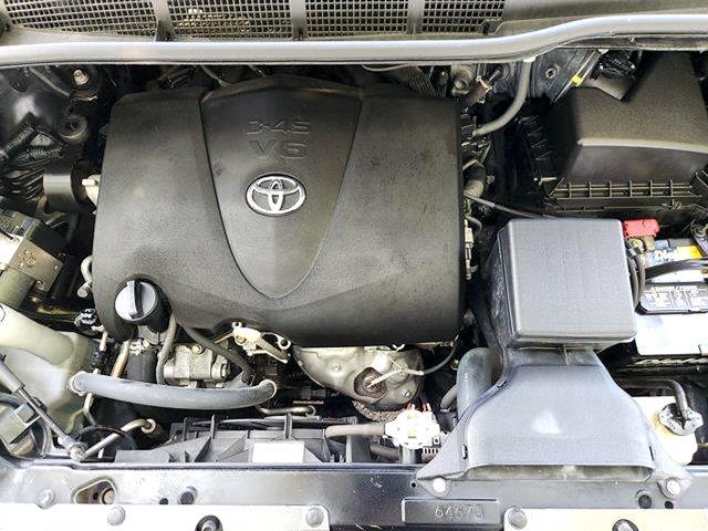 2018 Toyota Sienna - $18,995