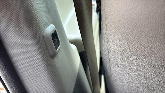 2017 Toyota Sienna XLE 7-Passenger Auto Access Seat
