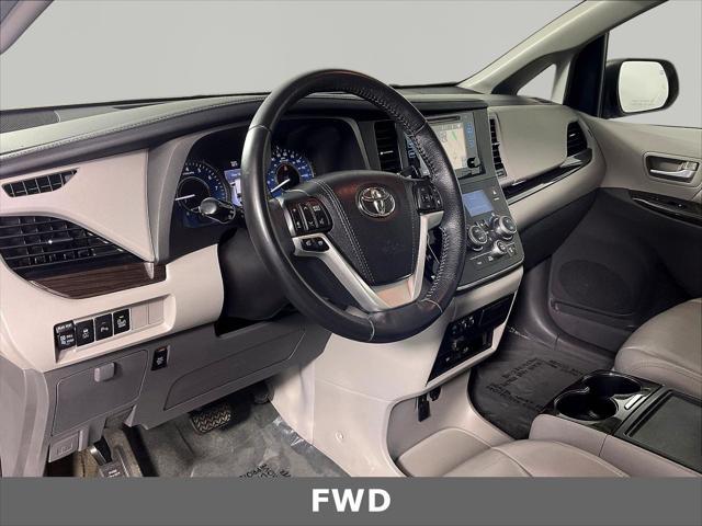 2017 Toyota Sienna - $18,280