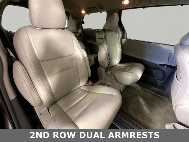 2017 Toyota Sienna - $18,280