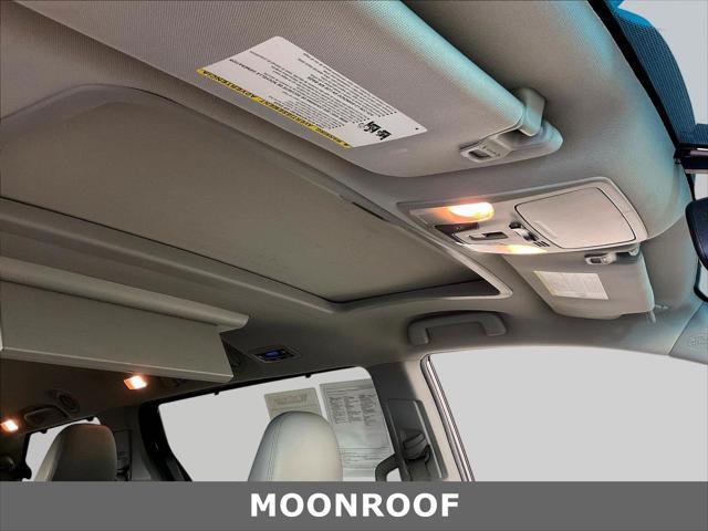 2017 Toyota Sienna - $18,280