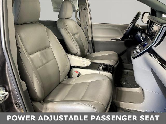 2017 Toyota Sienna - $18,280
