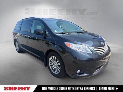 2017 Toyota Sienna XLE 7-Passenger Auto Access Seat 4DR Mini-Van