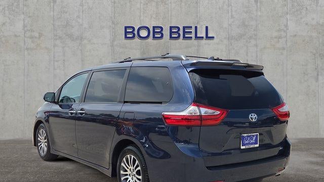 2018 Toyota Sienna XLE 7-Passenger Auto Access Seat