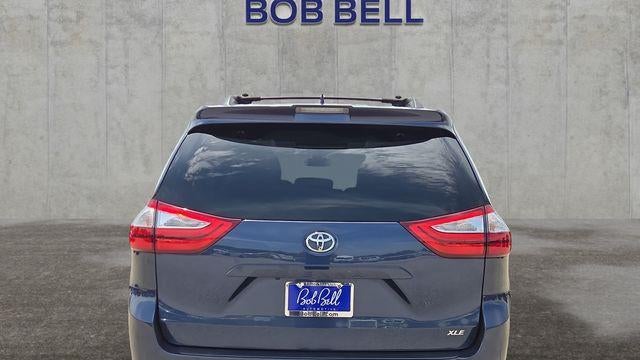 2018 Toyota Sienna XLE 7-Passenger Auto Access Seat