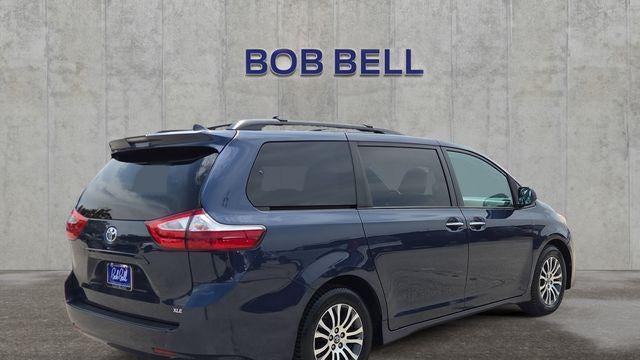 2018 Toyota Sienna XLE 7-Passenger Auto Access Seat