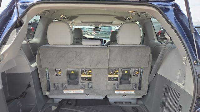 2018 Toyota Sienna XLE 7-Passenger Auto Access Seat