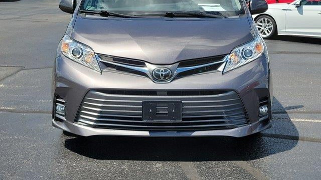 2019 Toyota Sienna XLE 7-Passenger Auto Access Seat