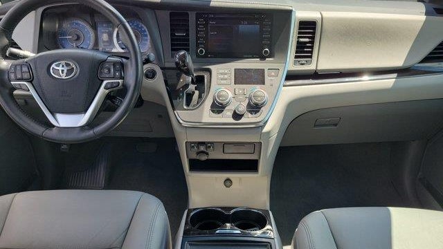 2019 Toyota Sienna XLE 7-Passenger Auto Access Seat