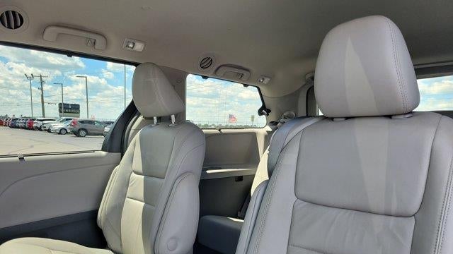 2019 Toyota Sienna XLE 7-Passenger Auto Access Seat