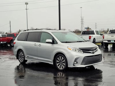 2019 Toyota Sienna XLE 7-Passenger Auto Access Seat 4DR Mini-Van