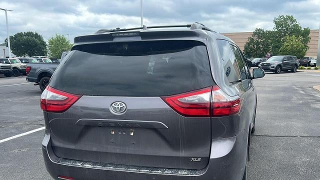 2020 Toyota Sienna XLE 7-Passenger Auto Access Seat