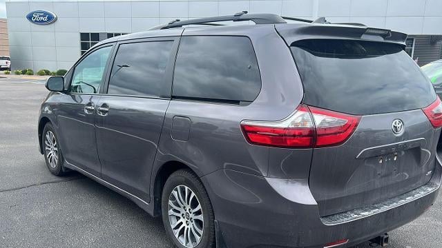 2020 Toyota Sienna XLE 7-Passenger Auto Access Seat