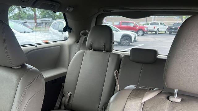2020 Toyota Sienna XLE 7-Passenger Auto Access Seat