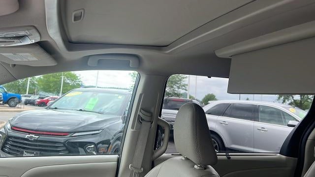 2020 Toyota Sienna XLE 7-Passenger Auto Access Seat