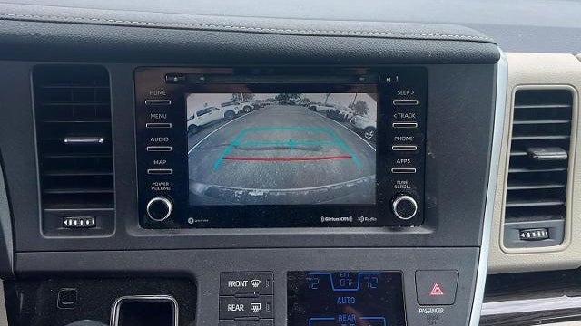 2020 Toyota Sienna XLE 7-Passenger Auto Access Seat