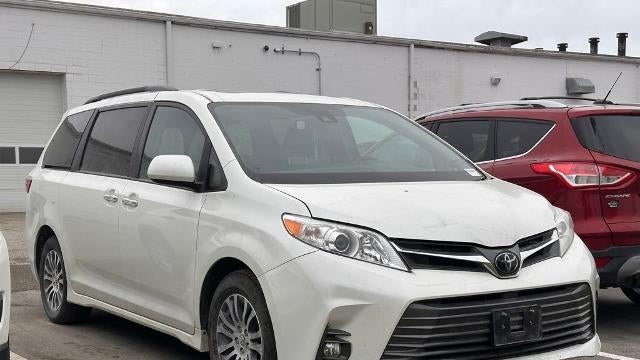 2018 Toyota Sienna Limited Premium 7-Passenger