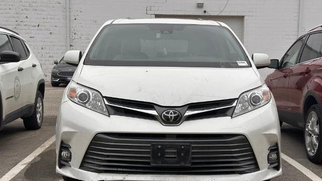 2018 Toyota Sienna Limited Premium 7-Passenger