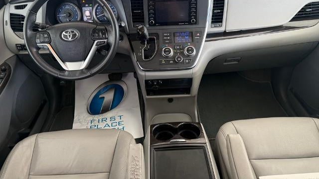 2018 Toyota Sienna XLE 8-Passenger