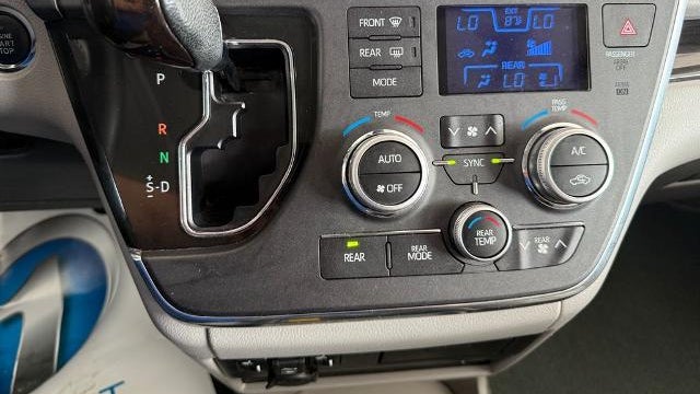 2018 Toyota Sienna XLE 8-Passenger