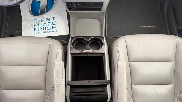 2018 Toyota Sienna XLE 8-Passenger