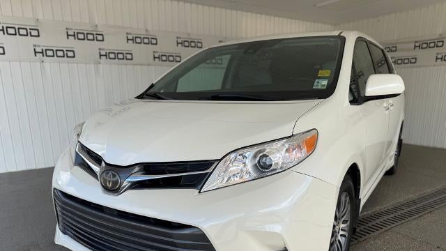 2018 Toyota Sienna XLE 8-Passenger