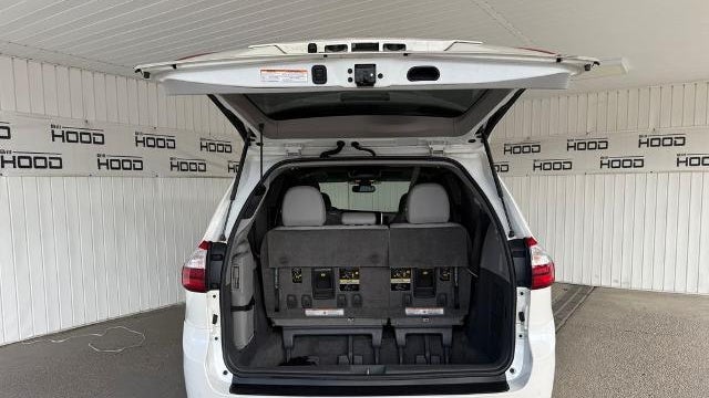 2018 Toyota Sienna XLE 8-Passenger