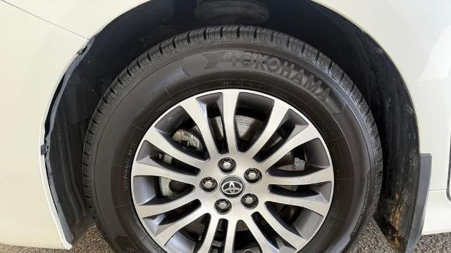 2018 Toyota Sienna XLE 8-Passenger