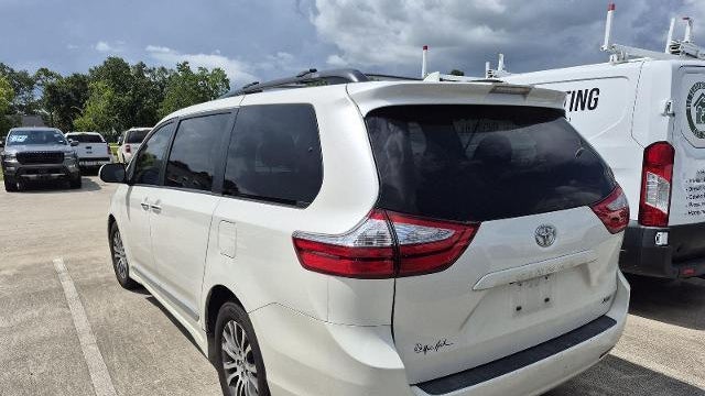 2019 Toyota Sienna XLE 7-Passenger Auto Access Seat