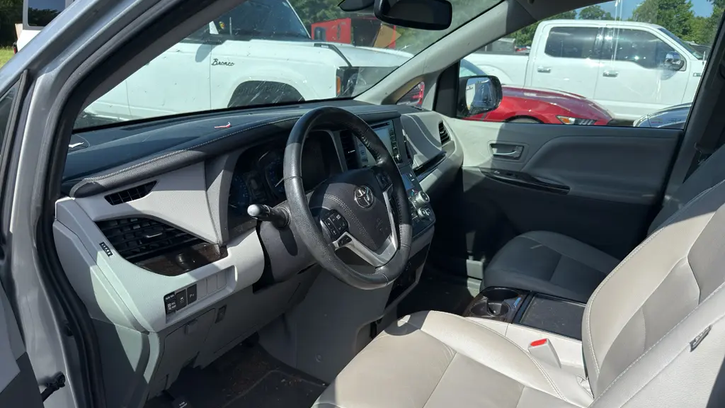 2020 Toyota Sienna Limited Premium 7-Passenger
