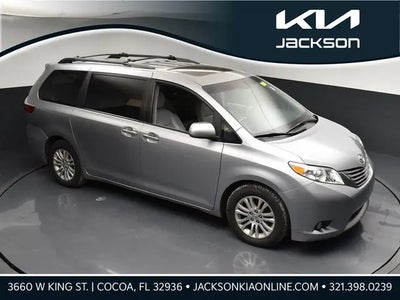 2017 Toyota Sienna Limited Premium 7-Passenger 4DR Mini-Van