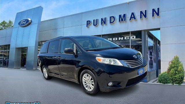 Preowned 2017 Toyota Sienna XLE 7-Passenger Auto Access Seat for Sale