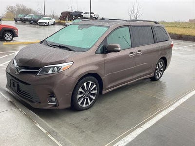 2019 Toyota Sienna XLE 7-Passenger Auto Access Seat 4DR Mini-Van