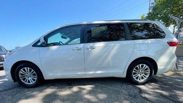 2017 Toyota Sienna Limited Premium 7-Passenger