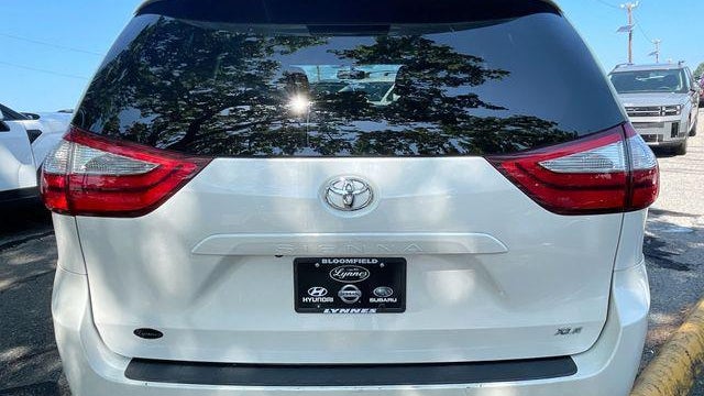 2017 Toyota Sienna Limited Premium 7-Passenger