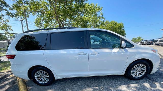 2017 Toyota Sienna Limited Premium 7-Passenger
