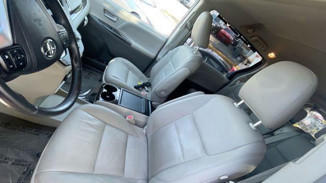2017 Toyota Sienna Limited Premium 7-Passenger