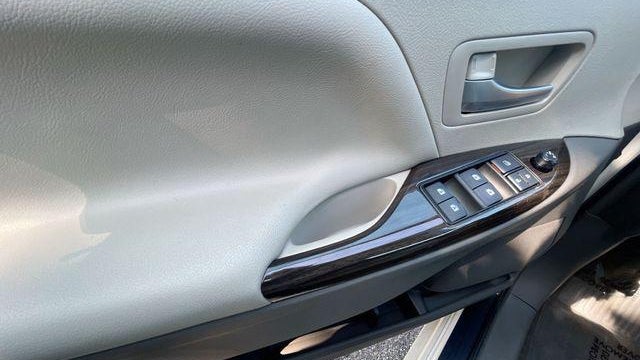 2017 Toyota Sienna Limited Premium 7-Passenger