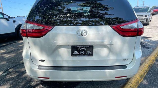 2017 Toyota Sienna Limited Premium 7-Passenger