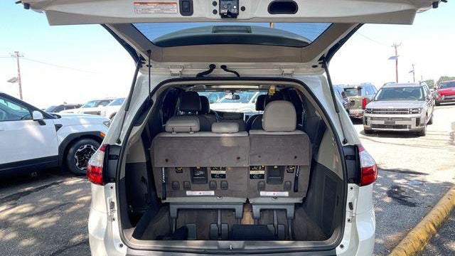 2017 Toyota Sienna Limited Premium 7-Passenger