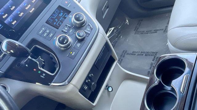 2017 Toyota Sienna Limited Premium 7-Passenger