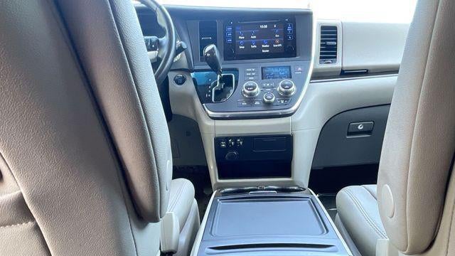 2017 Toyota Sienna Limited Premium 7-Passenger
