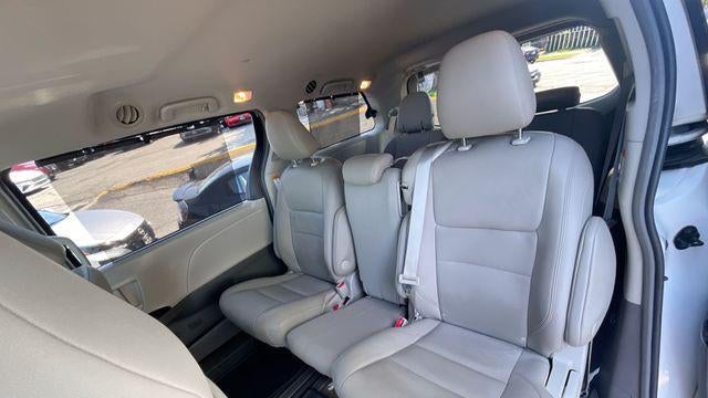 2017 Toyota Sienna Limited Premium 7-Passenger