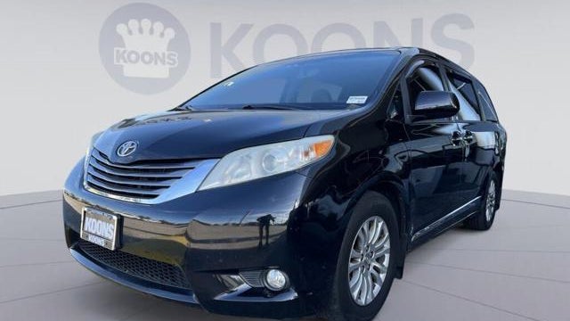 Preowned 2017 Toyota Sienna XLE 7-Passenger Auto Access Seat for Sale