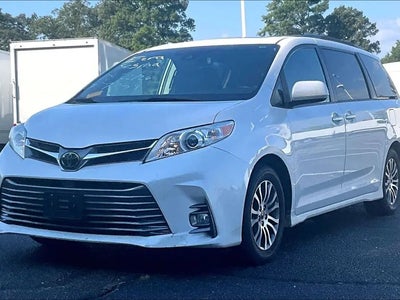 2019 Toyota Sienna XLE 7-Passenger Auto Access Seat 4DR Mini-Van