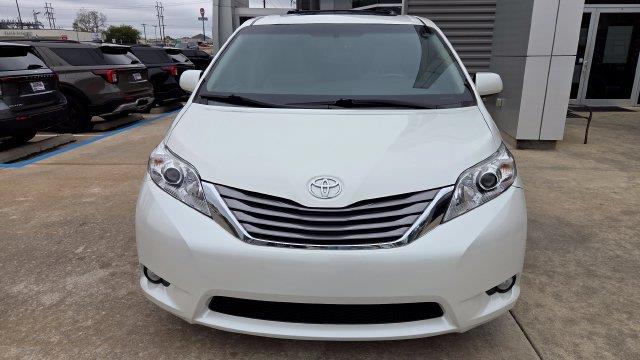 2017 Toyota Sienna - $26,501